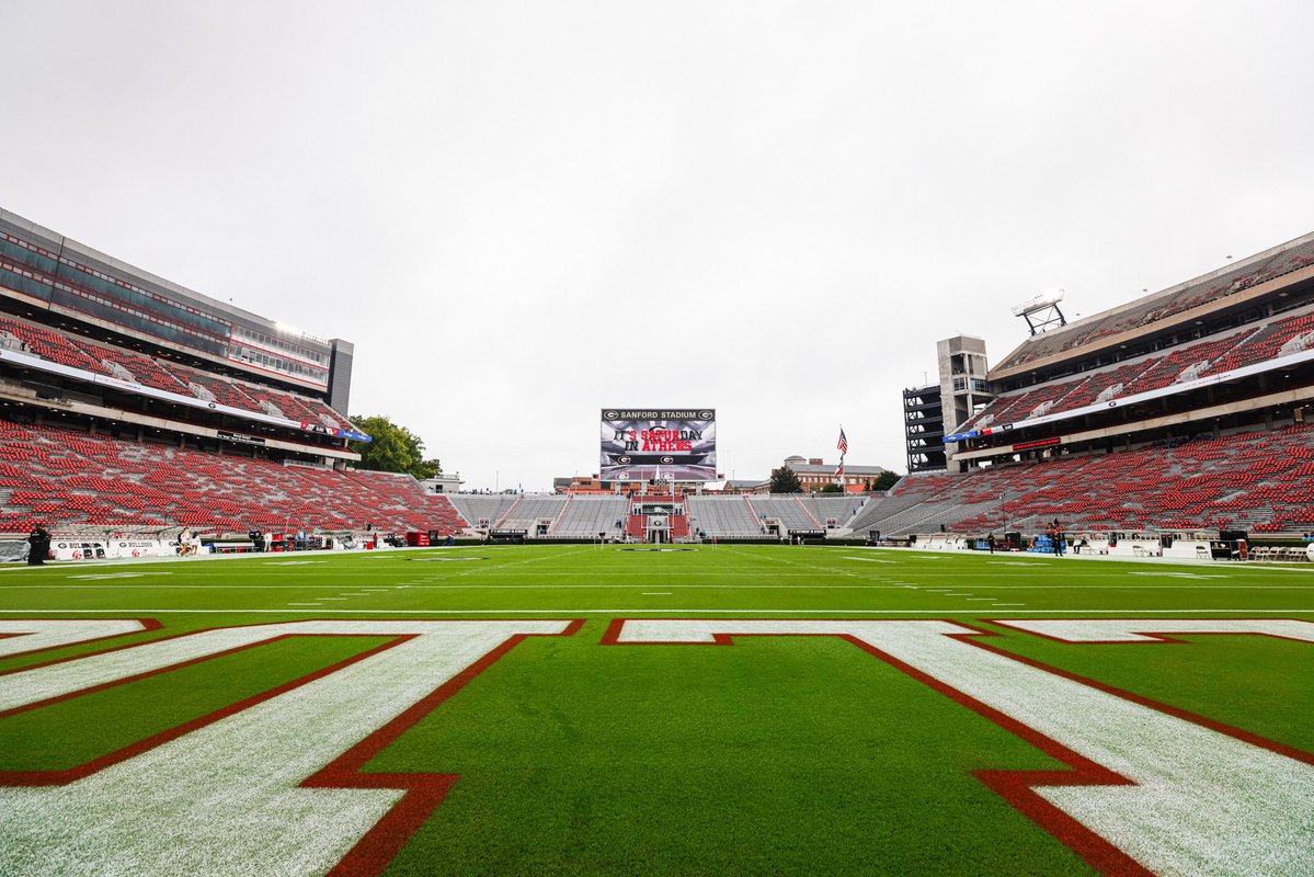 GeorgiaFootball's tweet photo. Sanford awaits… https://t.co/P7vYgcnFOq