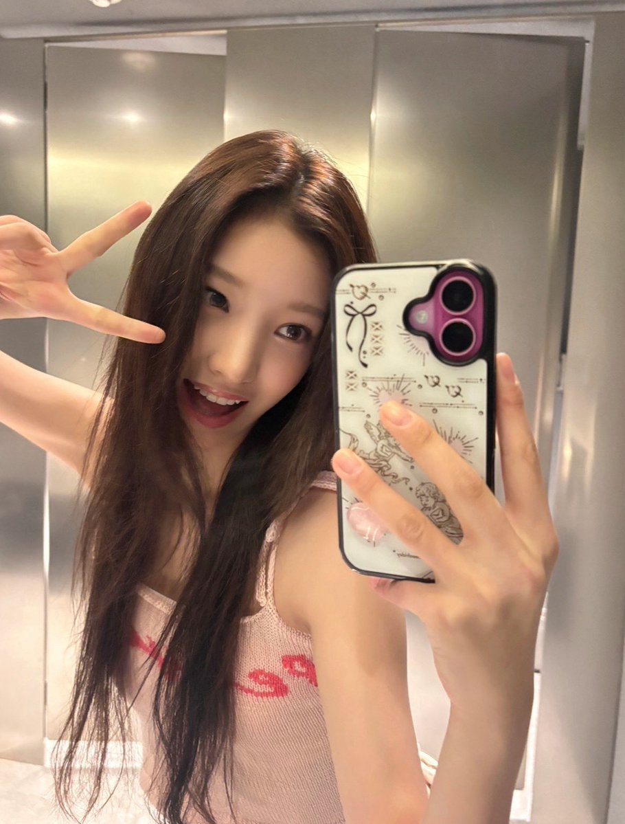 tuideimnida's tweet photo. 260912 #서연 Weverse Update

(1/2)

#SEOYEON #튜이드 #TUIDE https://t.co/a2WyeZ2YqD