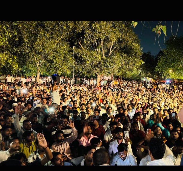 abhi8808yadav's tweet photo. हम आप सभी को सूचित करना चाहते हैं हम सभी पंचायत सहायक साथी 7 सितंबर से इको गार्डन लखनऊ में अपने हक की मांगों को पूरा करने के लिए संघर्ष कर रहे हैं। लेकिन हमारी मांगों को सुनने के लिए उत्तर प्रदेश सरकार कतई तैयार नहीं है।
6000 में दम नहीं 30000 से कम नहीं ✊
#पंचायत_सहायक_संघर्ष https://t.co/PBb2QtFfLm