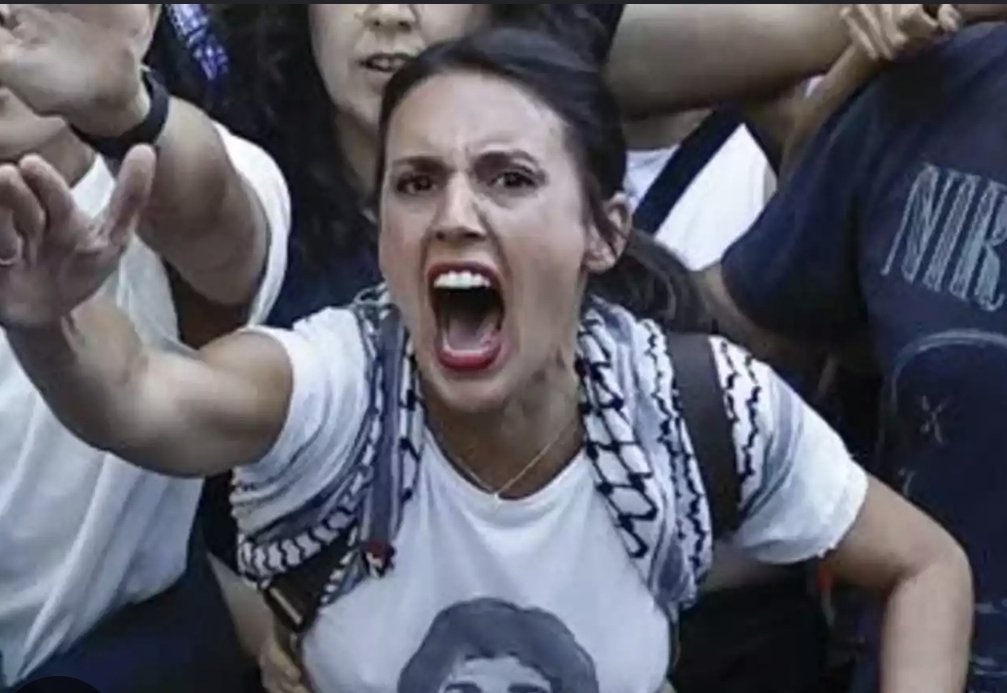 AnteCoherencia's tweet photo. @IreneMontero Los políticos en campaña, no tenéis dignidad.

Paz, dice. https://t.co/9R91Okv49E