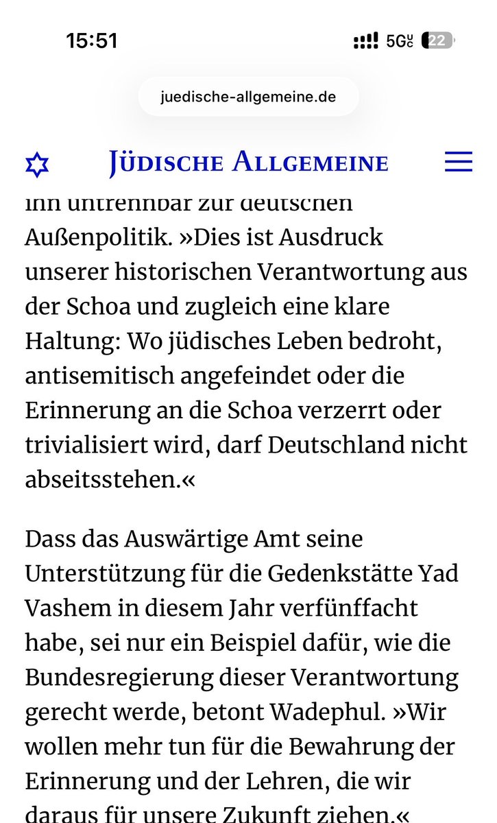 igorpianist's tweet photo. Das ist aus Deutschland geworden. Juden werden von allen Seiten immer offener, immer unverhohlener bedroht, angegriffen, auf offener Straße gedemütigt, geschlagen, geprügelt. 
Und unseren Verantwortlichen fällt nur leere rhetorische Wegwerfware ein, die nicht einmal das Wort 'floskelhaft' verdient.

Dann sagt lieber gar nichts mehr. 

Alle Solidarität mit @Cha_Knobloch