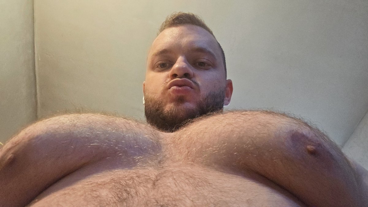 CarpathianMuscl's tweet photo. Who wants to pay for my next meal?

#musclegod #worshipme https://t.co/fg6nisfc7Q