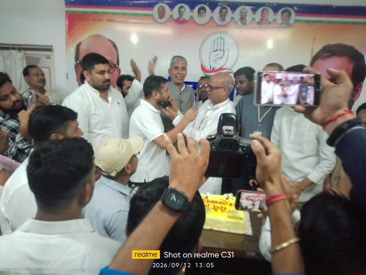 Satyendrtekari's tweet photo. बिहार प्रदेश कांग्रेस कमिटी के माननीय प्रदेश अध्यक्ष श्री राजेश राम जी से उनके जन्मदिन पर सदाकत आश्रम में मुलाकात कर हार्दिक बधाई एवं अनंत शुभकामनाएँ दी गईं। #INCIndia 
@RahulGandhi @kcvenugopalmp https://t.co/LA6kj4o1pw