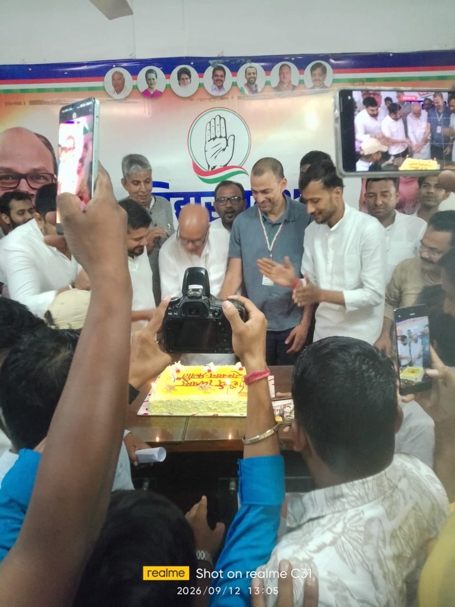 Satyendrtekari's tweet photo. बिहार प्रदेश कांग्रेस कमिटी के माननीय प्रदेश अध्यक्ष श्री राजेश राम जी से उनके जन्मदिन पर सदाकत आश्रम में मुलाकात कर हार्दिक बधाई एवं अनंत शुभकामनाएँ दी गईं। #INCIndia 
@RahulGandhi @kcvenugopalmp https://t.co/LA6kj4o1pw
