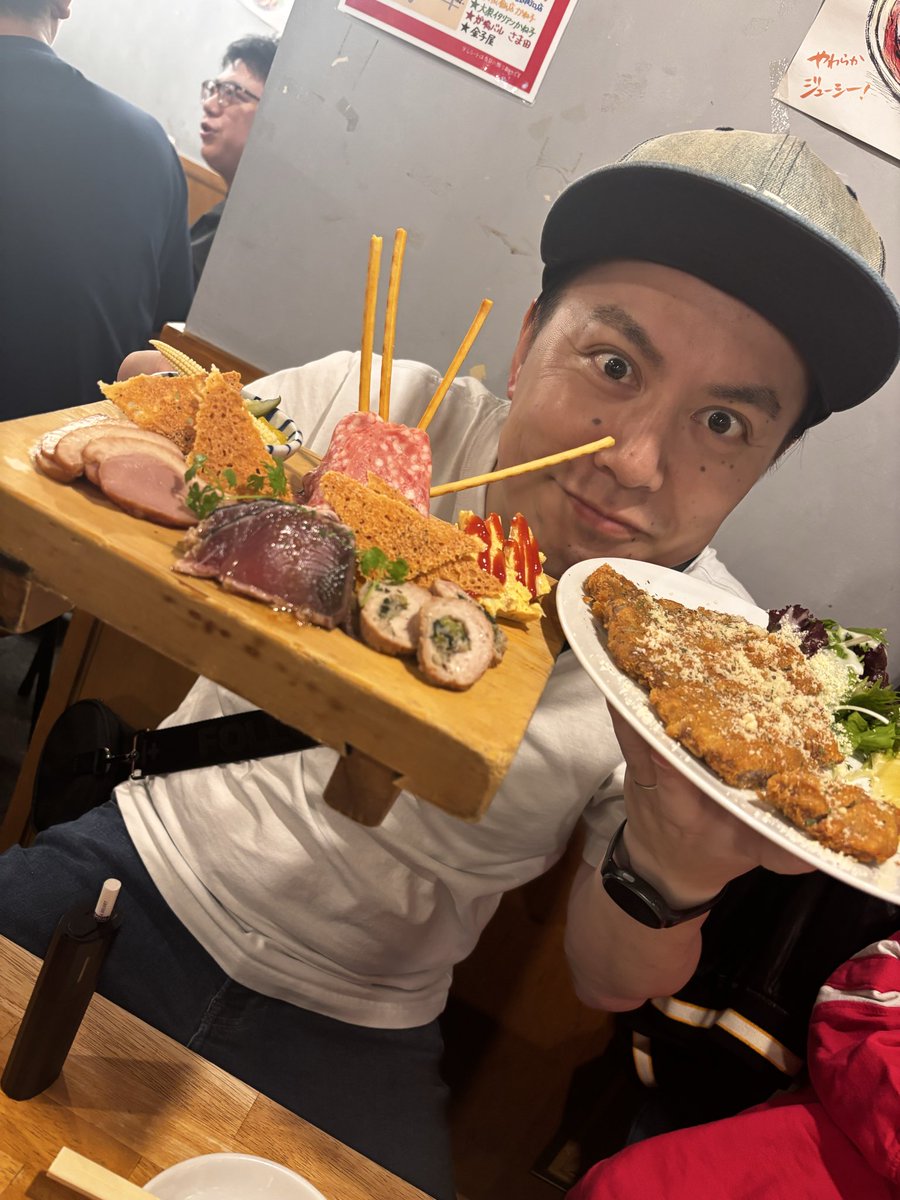 barbernoble2024's tweet photo. barberノーブルin秋葉原！
練習後にDr.タケシの誕生日のお祝いをしました🎂
いつもありがとう🥁
お誕生日おめでとう㊗️
#barberノーブル https://t.co/sIXjSM3JgT