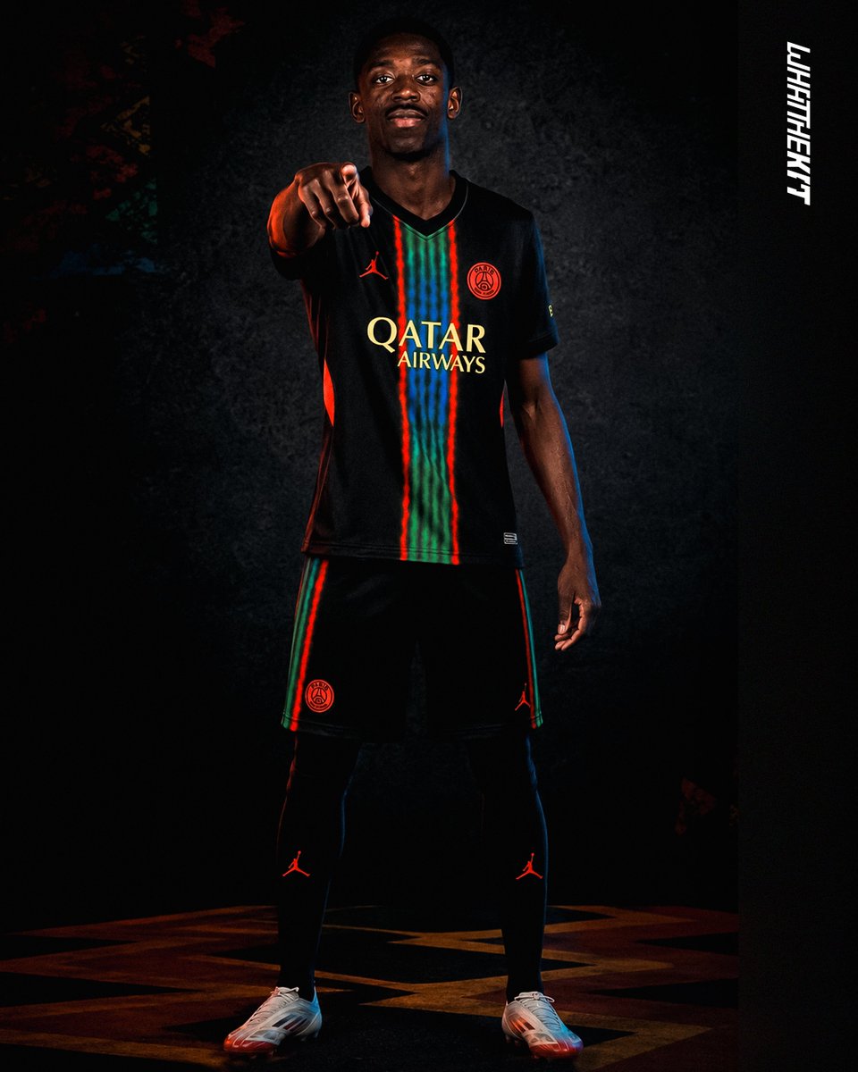 Footy_Headlines's tweet photo. 🖤 𝐃𝐞𝐦𝐛é𝐥é 𝐚𝐧𝐝 𝐃𝐨𝐮é 𝐢𝐧 𝐏𝐒𝐆 𝟐𝟔-𝟐𝟕 𝐓𝐡𝐢𝐫𝐝 𝐊𝐢𝐭

The kit features a striking look in black with a multicolored center stripe merging blue, green, and red, drawing inspiration primarily from vibrant Africa.

Mockup created by @whatthekit_x https://t.co/czEKVXNUQw