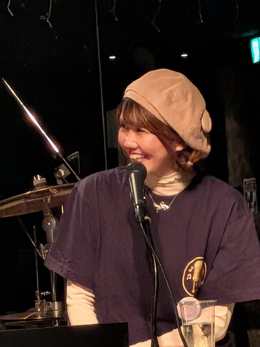 b_knockdown's tweet photo. たかはるさんの番組を含む合同公開収録を観覧して来ました
美男美女というだけでも目の保養になるのにお話のテンポも良くて内容も面白い✨️笑い通しですごく楽しい時間でした！

出演者の皆さんもお客さんもみんな優しくて幸せだったなぁ

メロウさんシャンプーありがとうございました✨️

#ラジノミ https://t.co/tbEKEwnUXr