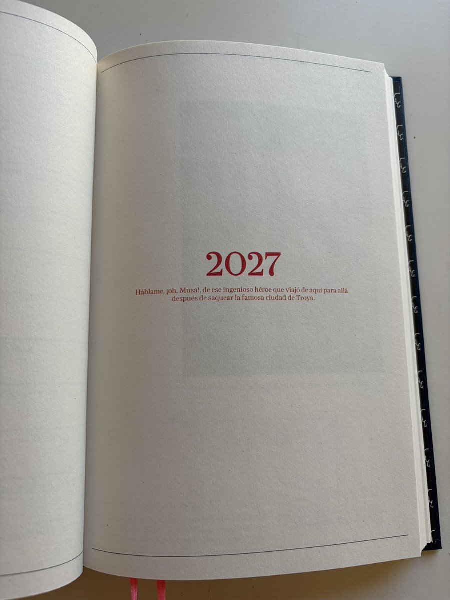 NaavarreeteJuan's tweet photo. La agenda de 2027 este año va a ser lo último que ha sacado Blackie Books. Un año con Homero. https://t.co/GdIRYXEFdl