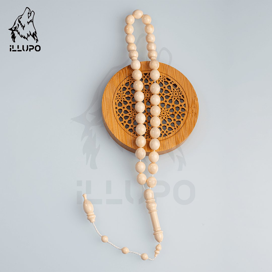 illupo2031's tweet photo. ليست قيمة السبحة دائماً في الشيء الذي تراه.

أحياناً التفاصيل التي لا تلفت انتباهك من أول نظرة،
هي التي تفرق بعد سنوات من الاستخدام.

الخامة، جودة التنفيذ ، توازن الحبات، ودقة التفاصيل…
أشياء قد لا تصرخ بجودتها،
لكنها تظهر مع الوقت.

🐺 illupo | لأن الفخامة تبدأ بالمعرفة. https://t.co/2x0yByYUVl