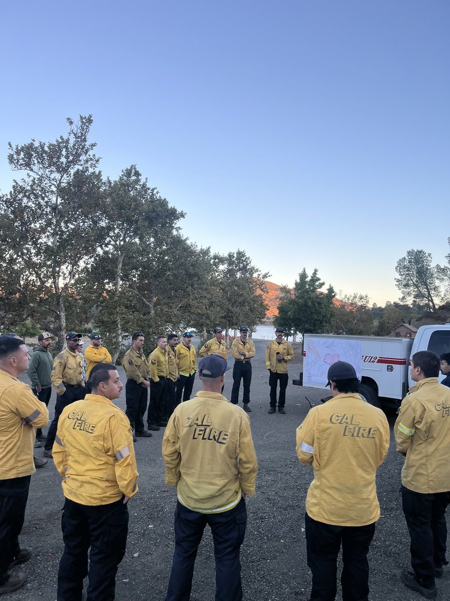 CALFIRELNU's tweet photo. #SteeleFire Update
The Steele Fire remains approximately 51 acres and is now 81% contained.
Today, crews will continue mop-up operations with 4 engines, 1 water tender, and 1 hand crew assigned to the fire.
Firefighters will remain focused on extinguishing remaining hot spots, strengthening containment lines, and ensuring the fire remains secure.