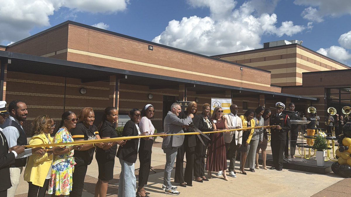 sween_the_Dean's tweet photo. What a GRAND opening! 🎉🖤💛
Lithonia High School proudly celebrated the Grand Opening of our Student and Family Engagement (S.A.F.E.) Center, and what a beautiful celebration of community, culture, connection, and belonging it was! 🐾
From our Student Ambassadors welcoming guests to Lithonia in their native languages 🌎, to magnificent performances by our Mighty Marching Bulldog Band, to the incredible support of our families, district leaders, partners, staff, students, and community, this day was truly special.
The S.A.F.E. Center is officially OPEN, and we are incredibly excited about what’s ahead as we continue creating spaces where our students and families feel supported, connected, and that they belong. 🖤💛
This is Bulldog community. This is LHS. 🐾
#LithoniaHighSchool #SAFECenter #BulldogPride #CommunityEngagement #StudentSupport