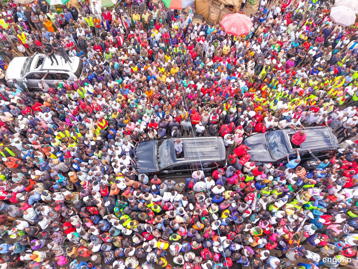 RealMatiangi's tweet photo. Engagement with wananchi in Kenol Town, Murang’a County.
We are Kenyan. Kenya is our home. Kenya is our business. And together, we will fix it.
#WantamPlusPositiveChange https://t.co/tBUUjR0yMZ