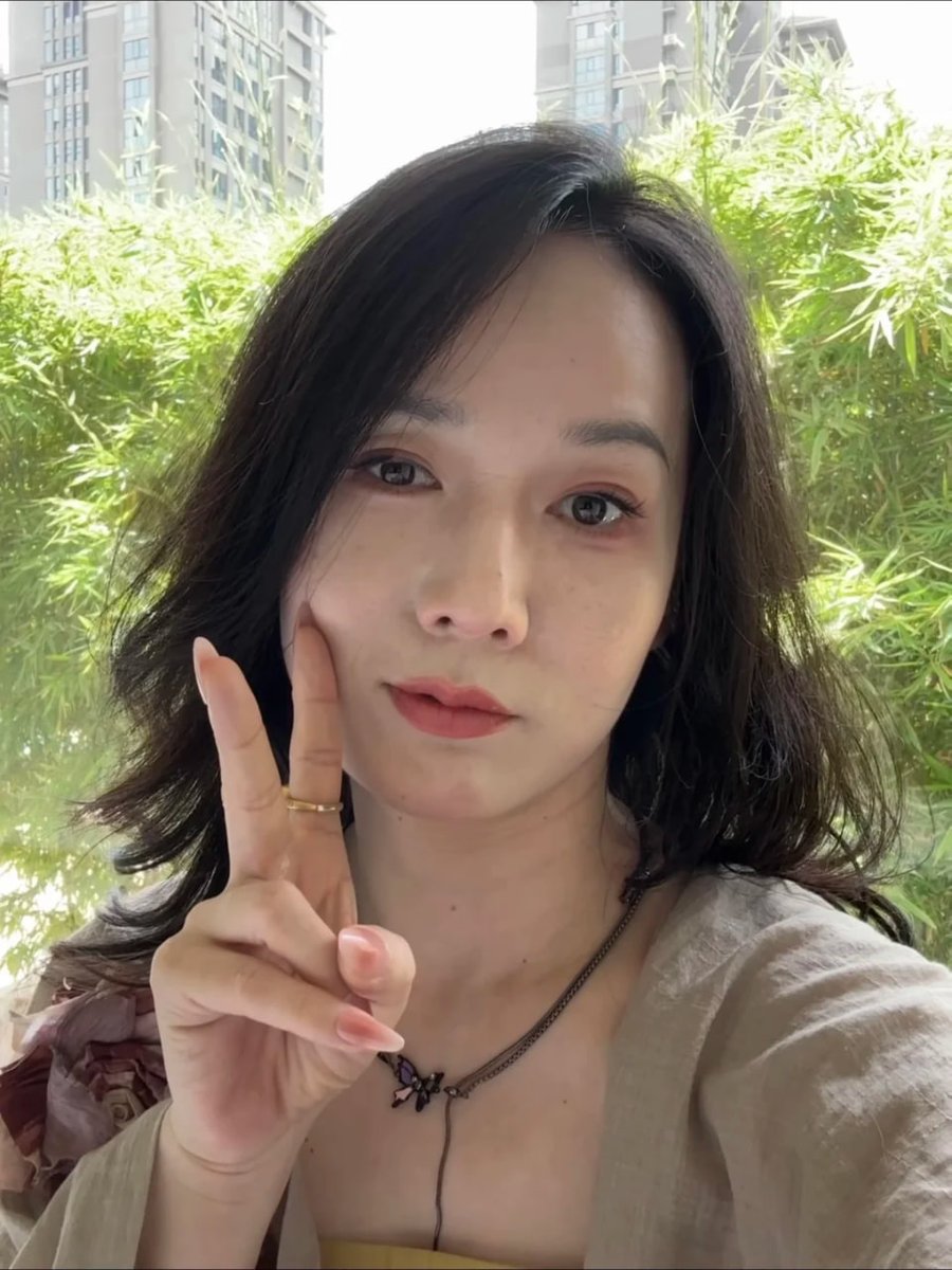 kmal_akmal's tweet photo. 睡衣有味道吗？想得到我吗？别说我作 有句歌唱的好：在不疯狂我们就老了   你不赞同吗 https://t.co/dxfmbFKDt2