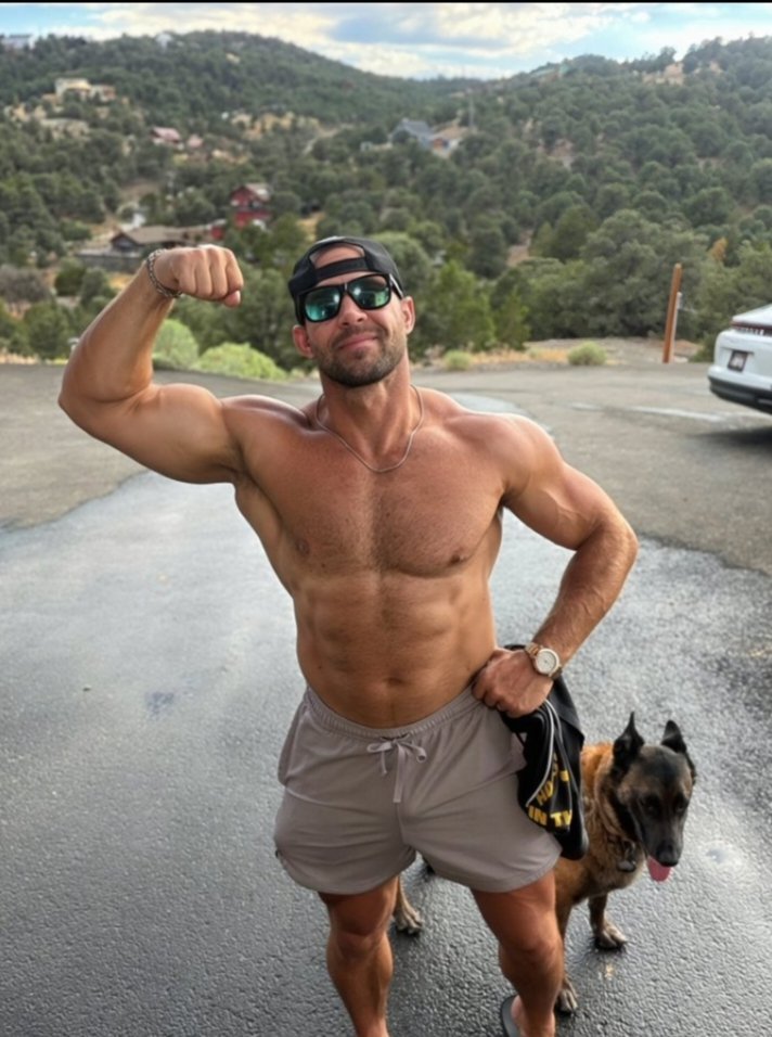 TraceTrainff's tweet photo. I'm actually going for some roadworks with pet 💪🥰 https://t.co/DV66yBfm0t
