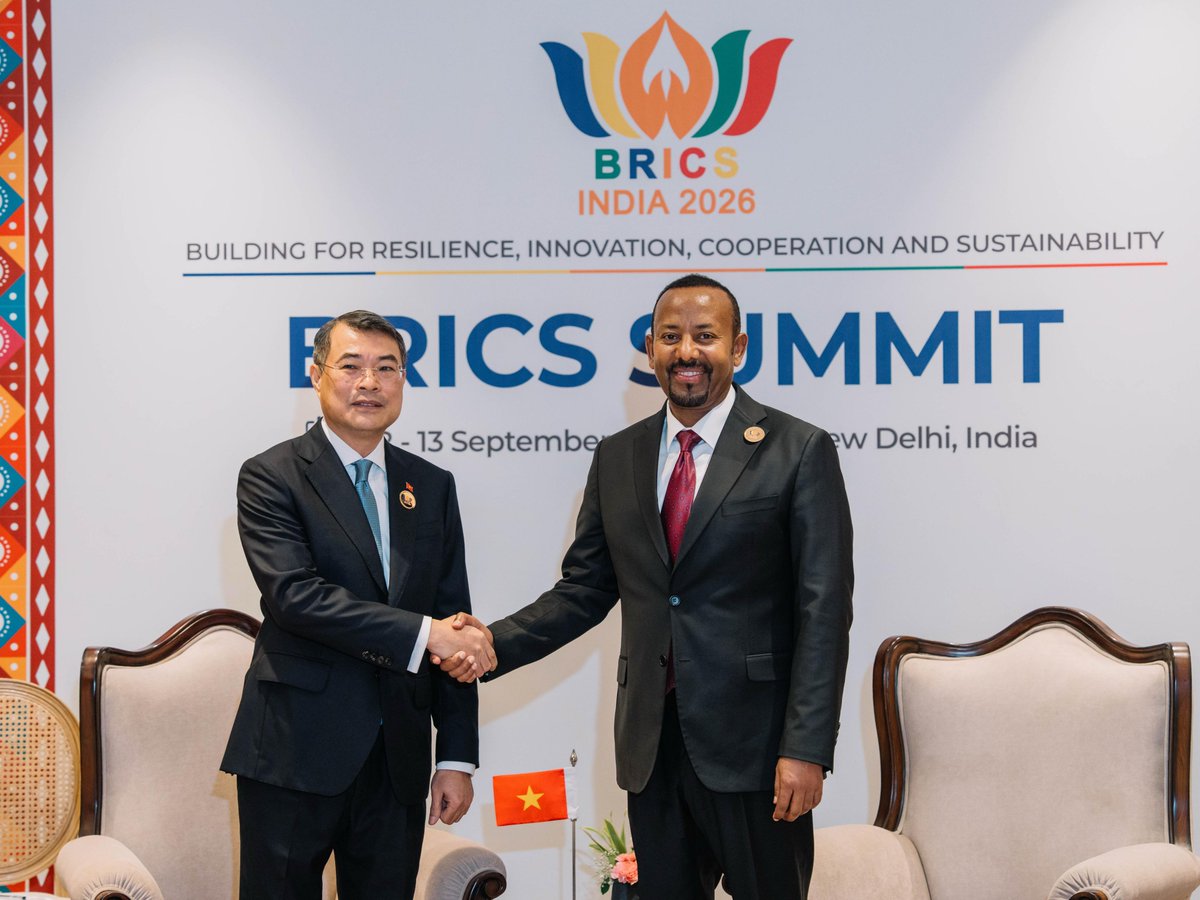 AbiyAhmedAli's tweet photo. On the margins of the BRICS Summit I also met with Prime Minister Lê Minh Hưng of Vietnam for a constructive discussion on strengthening bilateral relations and expanding cooperation between Ethiopia and Vietnam.

🇪🇹 🇻🇳 https://t.co/d489gSUBgu