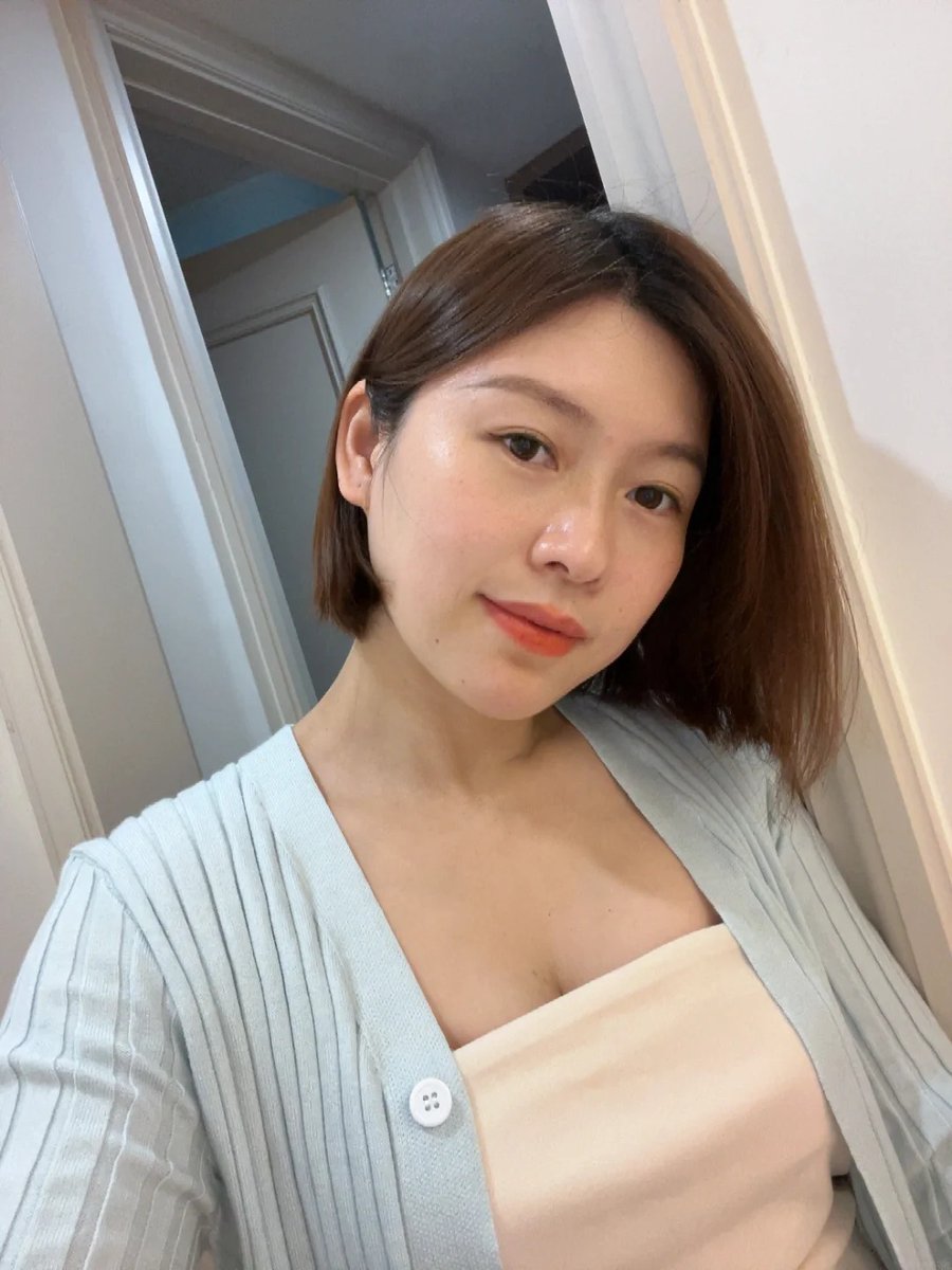 ammr__4's tweet photo. 夜深了，白天没说的话，现在有人想听吗？ https://t.co/5ifFxytehS
