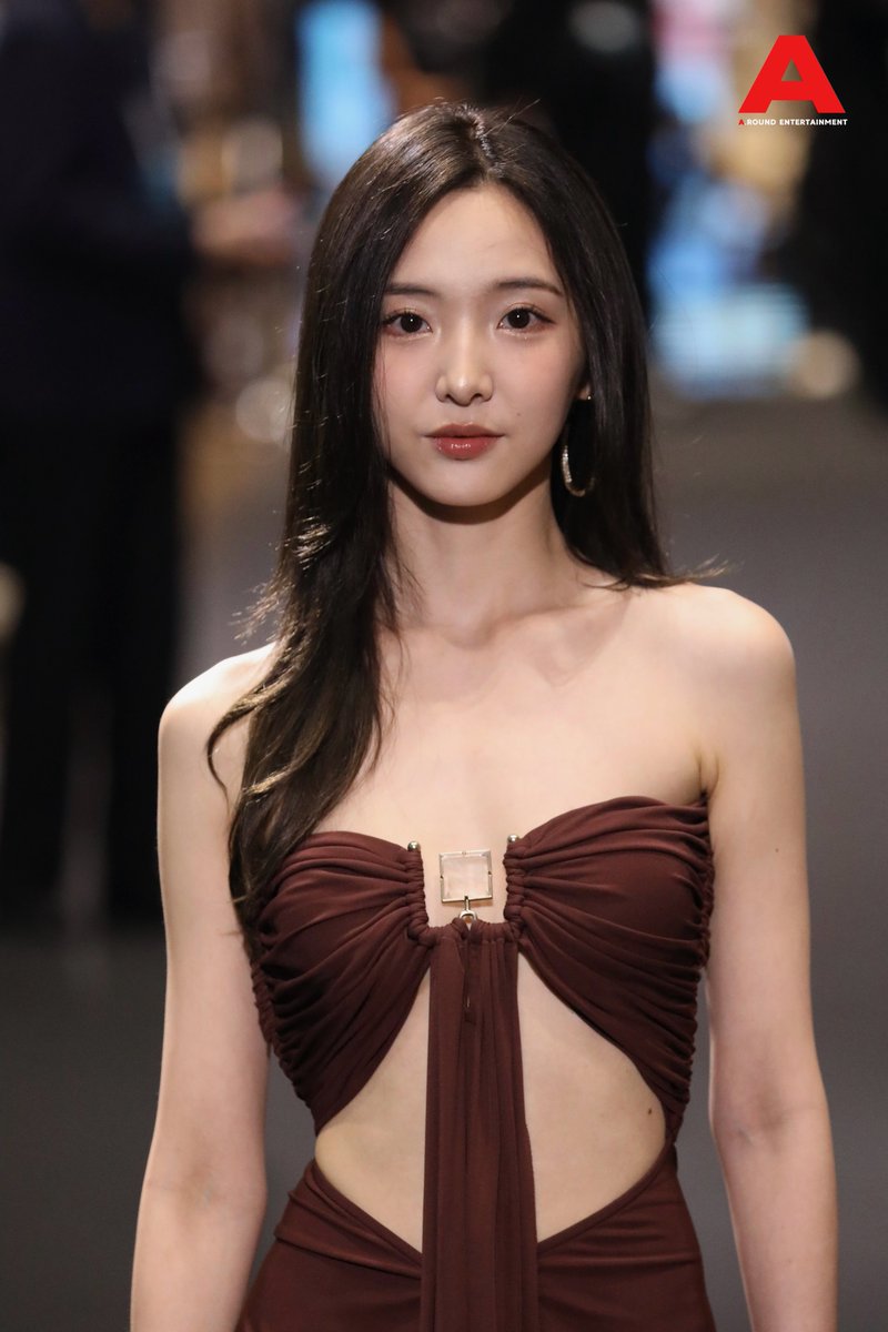 around_ent's tweet photo. “เนเน่ พรนับพัน” ร่วมเดินพรมในงาน ‘Mchoice &amp; Mint Awards 2026’

GODDESS NENE X MINT AWARDS 2026
#NenexMintAwards2026
#nenevader #Nene  
#เนเน่ #เนเน่พรนับพัน #QalaNôir
#MchoiceMintAwards2026
#MintAwards2026 https://t.co/TEF1AQYVSr
