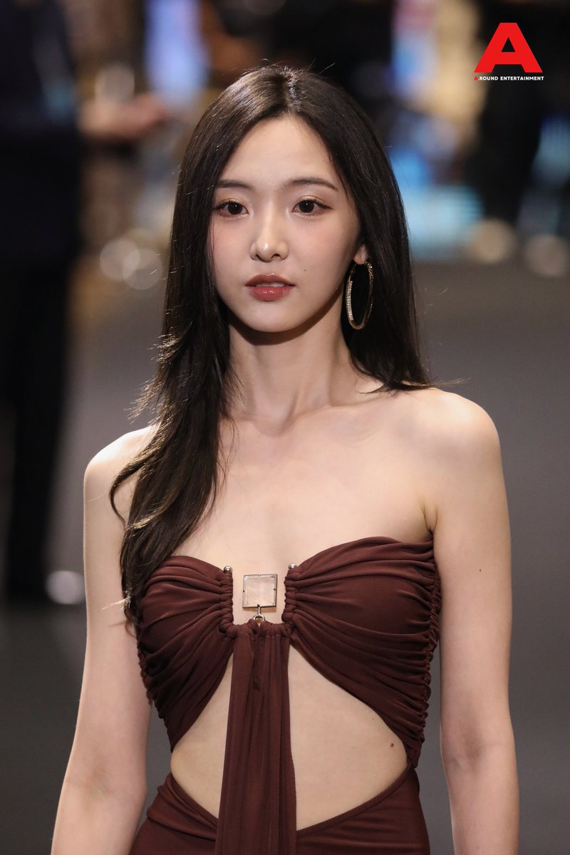 around_ent's tweet photo. “เนเน่ พรนับพัน” ร่วมเดินพรมในงาน ‘Mchoice &amp; Mint Awards 2026’

GODDESS NENE X MINT AWARDS 2026
#NenexMintAwards2026
#nenevader #Nene  
#เนเน่ #เนเน่พรนับพัน #QalaNôir
#MchoiceMintAwards2026
#MintAwards2026 https://t.co/TEF1AQYVSr