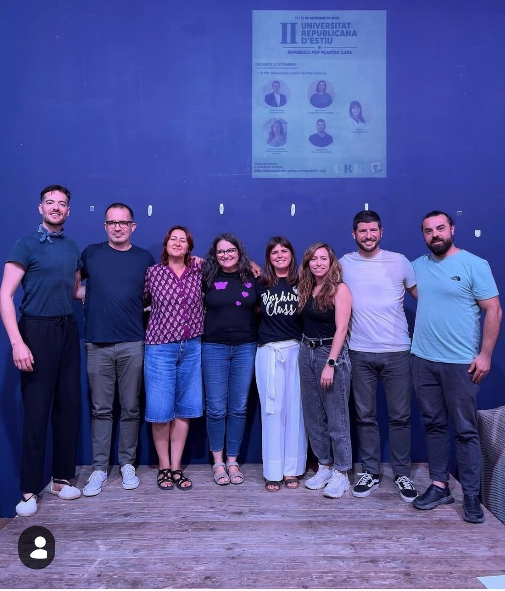 josevico4's tweet photo. Ya os dije que @monicaoltra nos iba a enseñar lo que es la unión de las izquierdas.

En esa foto está toda la izquierda del PSOE de la ciudad de Valencia.

Si se quiere se puede. https://t.co/wvCDkziHZh