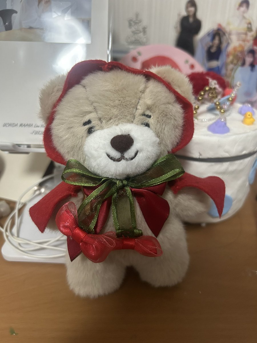 sunny_leaf_99's tweet photo. 明日は名古屋🙌バレエのレッスン終わってから向かうので開場時間に間に合うようには行けるかな…！Tシャツとまあやがちゃ欲しいけど売り切れるかなぁ

くまだくんに赤いポンチョ作ってさくらんぼ風に…🍒 https://t.co/FdD664Pt0R