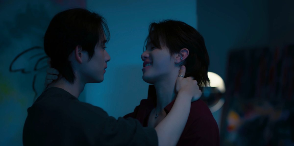 GMMTV's tweet photo. ทุกสัมผัสมันร้อนแรงไปหมดจริง ๆ ❤️‍🔥
#YouManiacSeriesEP3
@Williamjkp1 @EstRvp https://t.co/tEu7FySYR5