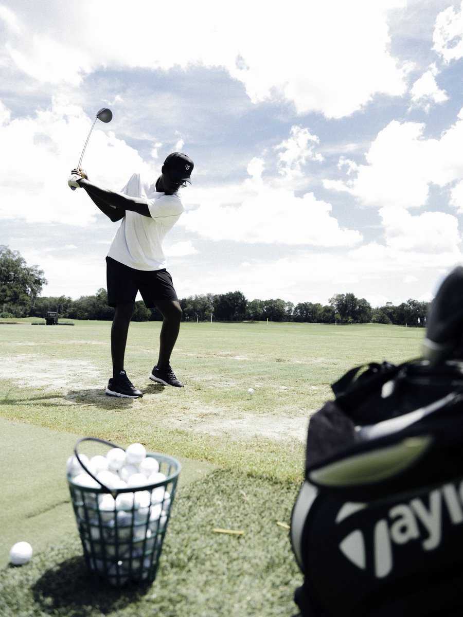 pskills43's tweet photo. Getting my Happy Gilmore on ⛳️ https://t.co/70Qx8zywSv