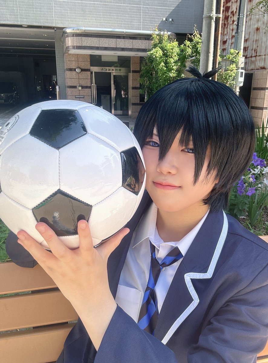 Naritq_cos's tweet photo. 加工もあるけど成長‼️
←1年前　現在→
ウィッグも同じもの使ってる！ https://t.co/ZDlqvk5tjU