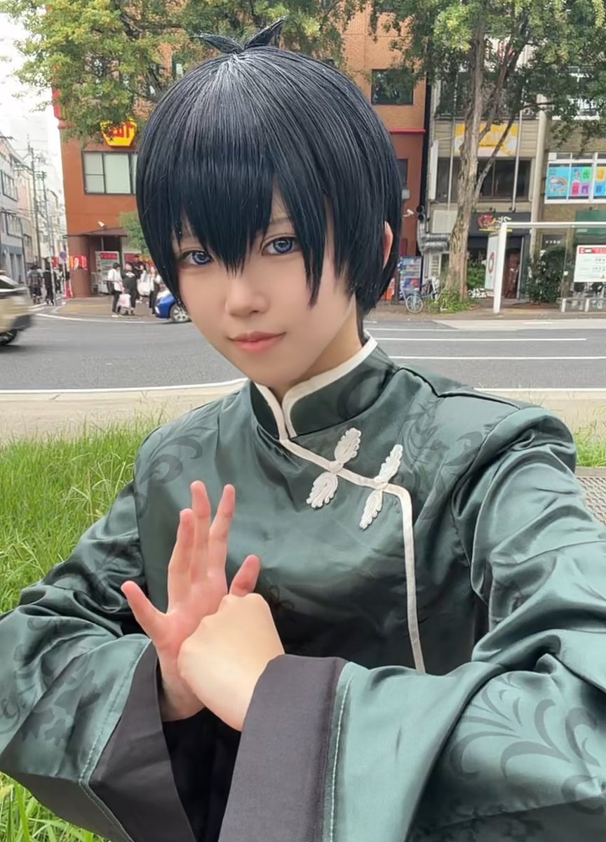 Naritq_cos's tweet photo. 加工もあるけど成長‼️
←1年前　現在→
ウィッグも同じもの使ってる！ https://t.co/ZDlqvk5tjU
