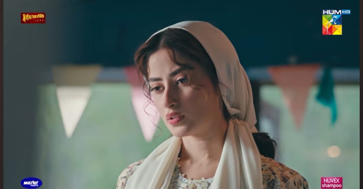 DesiPardesiNews's tweet photo. @FarhatIshtiaq @Iamsajalali @DanZafOfficial Being a huge #Sajalaly fan, I am sad that her character was so restricted, with limited creative space. Many emotional breakdowns but rare conversations with the hero . #Zarmala was a passive, quiet &amp; withdrawn girl; we would have loved to see her bloom in #Sarbuland's love. https://t.co/v2dvRI61E0