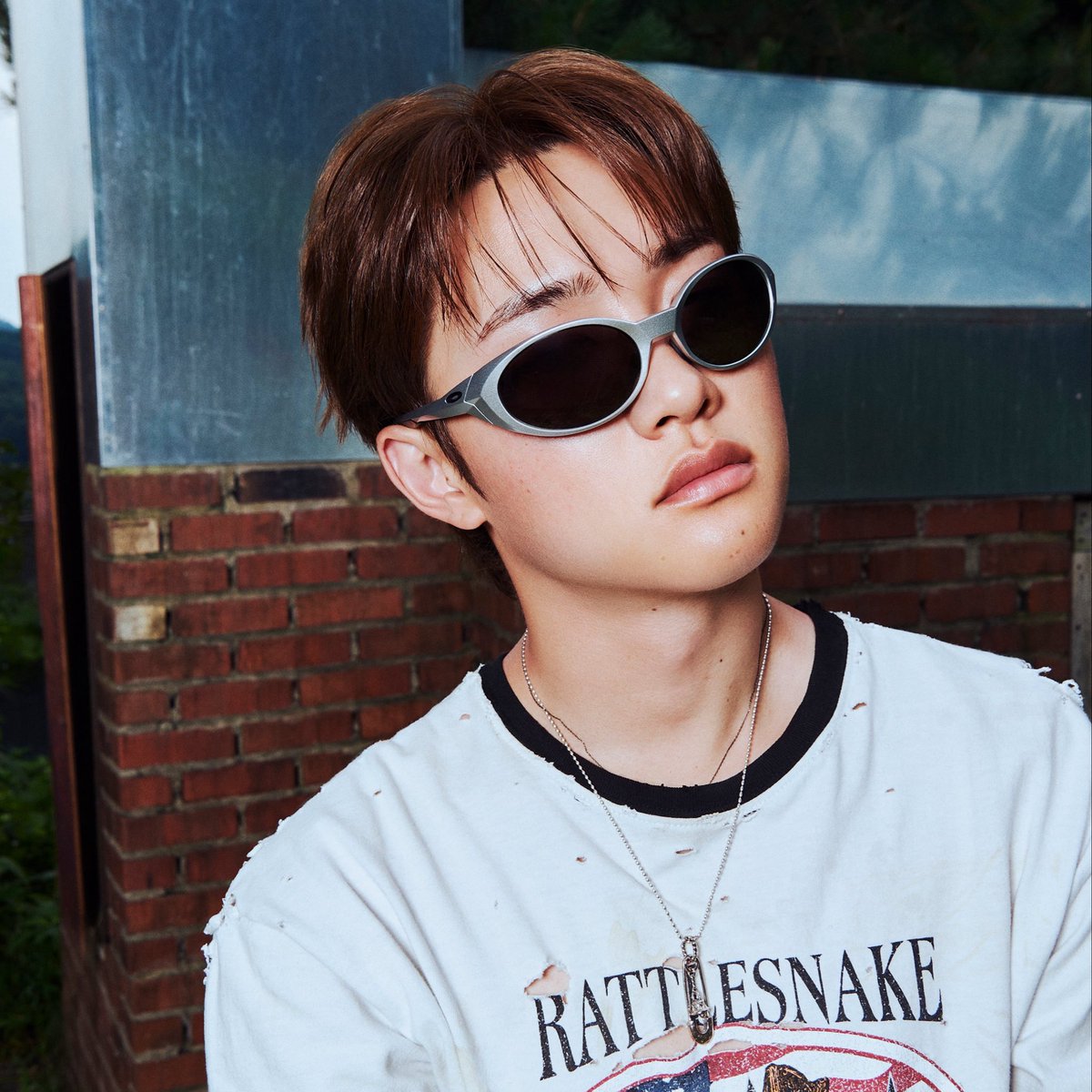 Genius_kor's tweet photo. #GeniusCharts | “Guitarist” by #DOHKYUNGSOO (@DOHKYUNGSOO_X) sees a spike in views and rises to #3 on the daily K-Pop chart in Genius Korea! 

“Guitarist” gives D.O. his sixth Top 5 entry on the daily K-Pop chart! https://t.co/F0w84VdaSv