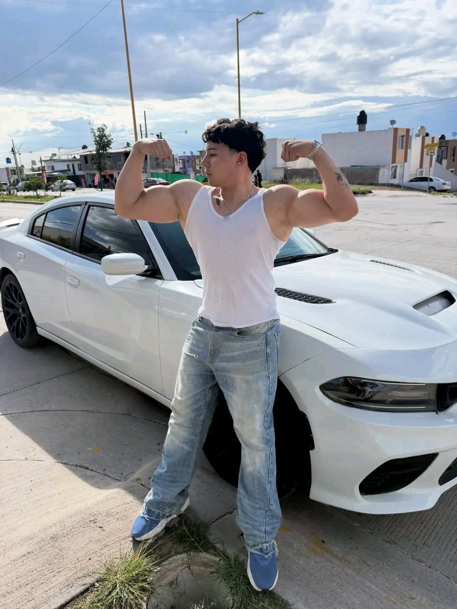 SirenixGamer's tweet photo. SEXY TEEN CARS 💋💋💋💋🩷 ILOVE TEEN #PLAYBOY #CALVINKLEIN #SIRENIXGAMER #FYP https://t.co/M3UMIn49Qa
