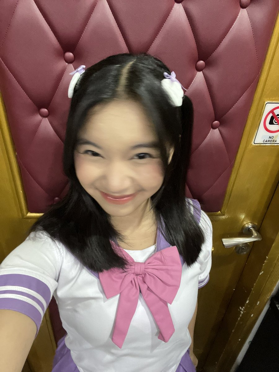 N_IntanJKT48's tweet photo. hbd teater! makasi jg utk hr iniii!!! hari kemenangan nur intan😋💟 https://t.co/q96EpRGCCg