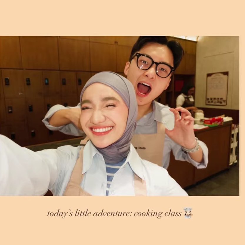 awaaannnn__'s tweet photo. LUCU BGT TOLONG PASANGAN PRODUKTIFFKUUU. NGEDATE MEREKA LUCU LUCU PLSSS IHHH MASIH AJA KAGET GWEHHH KAYAAA WOWWW KALIANNN COOKING DATE BENERAN 😭🫰🏻 https://t.co/ilPjULm2Mh