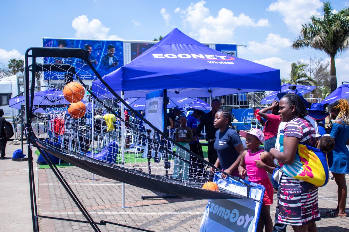 econetzimbabwe's tweet photo. The action is in full swing at YoGameZ! 🔥

From gaming battles to interactive challenges, Longcheng Plaza is buzzing with energy.

There's still time to join the fun and experience it for yourself.

#YoGameZ #GamingTournament #PlayCompeteConnect https://t.co/vlEAwZUijD
