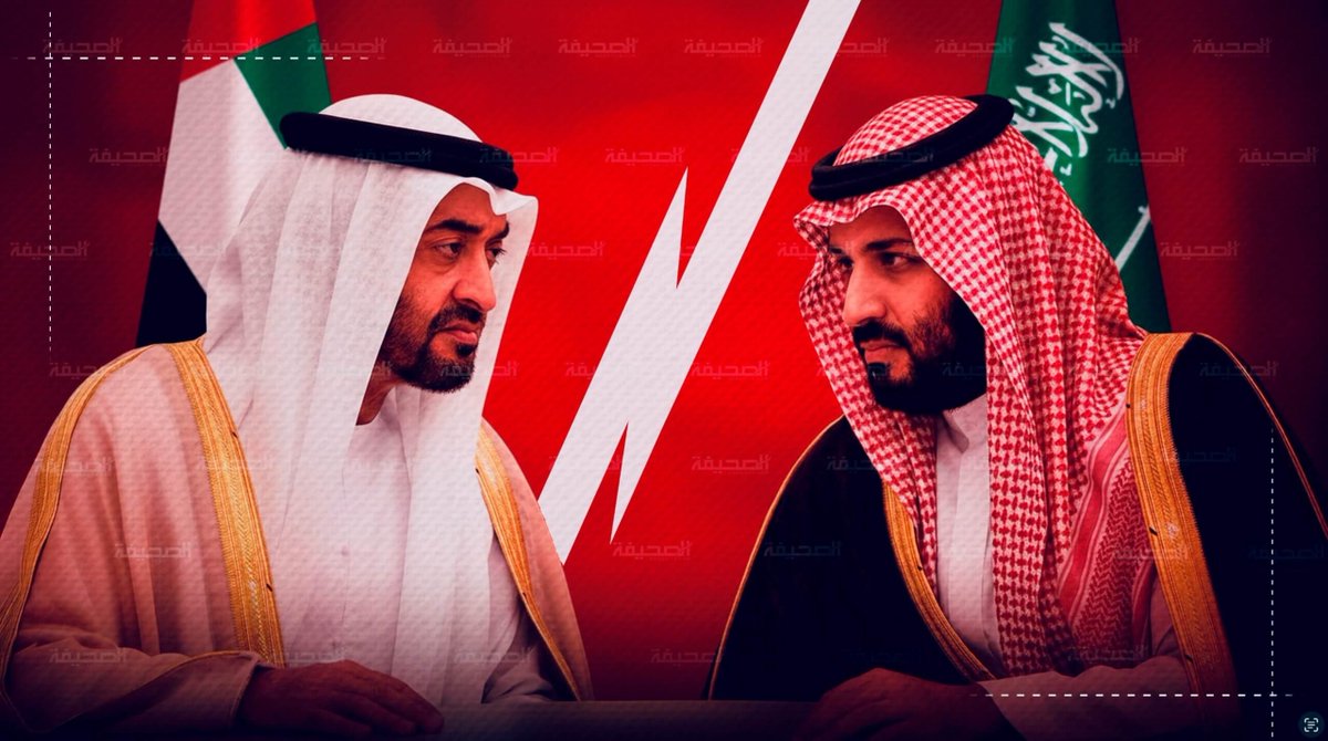 GebaraJoumana's tweet photo. الخلاف السعودي-الإماراتي هو خلاف على مين قائد الخليج وكيف بيندار الإقليم: دولة مركزية موحّدة او شبكة نفوذ عبر ميليشيات وموانئ؟

السعودية تدعم دولة مركزية موحدة هي تسيطر عليها عبر الاسلام والعروبة

الامارات ممكن تتدعم دولة مركزية او التقسيم والانفصال المهم انها لا تدعم الاسلام السياسي ��ثل السعودية 

من زمان كانوا متفاهمين بعد الربيع العربي: ضد الإخوان، ضد إيران، حصار قطر. بعدين محمد بن سلمان كبر مشروعه (رؤية 2030)، والإمارات ما عادت بدها تضل «الشريك الأصغر». هون بلش التصادم.

1️⃣ الاقتصاد والنفط
السعودية بدها تكون بديل دبي: شركات، سياحة، مالية، لوجستيات. طلبت نقل المقرات الإقليمية للشركات للأراضي السعودية، ونافست على الاستثمار.

بأوبك: الإمارات بنت طاقة إنتاج أكبر وبدها تضخ أكتر وتقبض هلق. السعودية بدها ضبط الإنتاج حتى السعر ما ينهار على المدى الطويل. التوتر بلّش من 2021، وفي نيسان 2026 الإمارات طلعت من أوبك. هيدا مش خلاف فني بس؛ هو رفض لأبيظبي إنها تضل تحت سقف الرياض.

2️⃣السودان والقرن الأفريقي
من أوضح ساحات الخلاف غير اليمن:
السعودية بتدعم الجيش السوداني (مؤسسة الدولة).
الإمارات متهمة على نطاق واسع بدعم قوات الدعم السريع (حميدتي)، وهي بتنفي. في ذهب، موانئ، وأراضي زراعية، وكمان حساب «مين إسلامي ومين لأ».

نفس المنطق بيظهر بالصومال/أرض الصومال: الإمارات أقرب لأرض الصومال  اي التقسيم، وموانئ بربرة واستثمرت فيها، السعودية أقرب لمقديشو ووحدة الصومال.

3) الإسلام السياسي… بس بدرجات مختلفة
الاتنين ضد الإخوان.

 الفرق:
الإمارات أصرّت على تصفية الإسلام السياسي حتى لو كسرت الدولة أو دعمت فاعل غير رسمي.

بالنسبة للسعودية الاستقرار أهم من تصفية كل التيارات، إذا الشريك «إسلامي» بيحفظ ا��حدود والدولة بتتعامل معه. كما انها تريد ان تحكم وتسير المسلمين فهي متساهله مع المتطرفبن التي قد تستخدمهم كما تفعل مع السلفيين والوهابيين في اليمن الداعمة لهم.

لهيك الرياض بتشوف أبوظبي «مفتت�� للدول»، وأبوظبي بتشوف الرياض «عم تتساهل مع الإسلام السياسي» لما بينفعها.

4️⃣التحالفات
السعودية قرّبت أكثر من قطر وتركيا أحياناً، وعم تحط أولوية تهدئة الإقليم حتى الاستثمار يمشي. الإمارات ثبتت خط أشد مع إسرائيل وشبكات محلية خارج العواصم الرسمية. لا توجد قطيعة كاملة مع واشنطن ولا بين بعضهم، بس ما عاد في تنسيق استراتيجي متل السابق.
 
الخلاف مش «عداوة شخصية» بس، ومش مذهب ضد مذهب. هو:
السعودية = مركز عربي كبير + دول قائمة + سعر نفط محكوم + استقرار حدودها.  
الإمارات = استقلالية عن سقف الرياض + موانئ وممرات + كسر الإسلام السياسي + فاعلين محليين حتى لو ضد وحدة الدولة.

لا زالت التجارة والاتفاقات والملفات مشتركة. بس الشراكة اللي كانت «ظهر واحد» صارت تنافس مدارَى، وطالع للعلن كل ما ملف إقليمي انفجر.