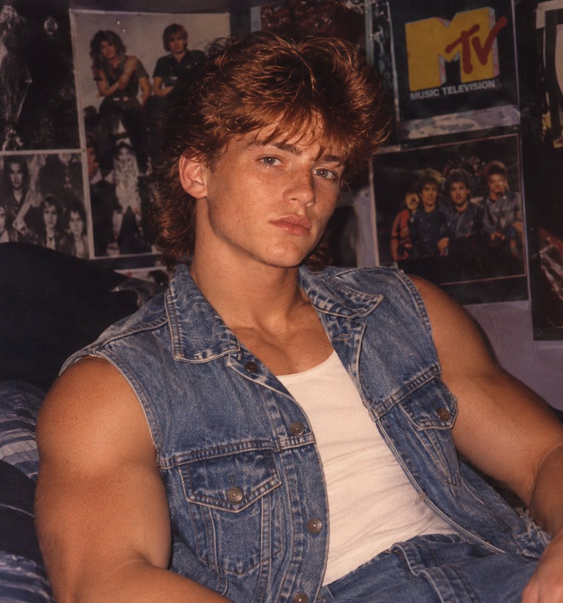 BbyTwunkk's tweet photo. 80s AI Photo Trend #80sAiPhotoTrend #Ai #80s #Trend https://t.co/CYsKWzFJr5