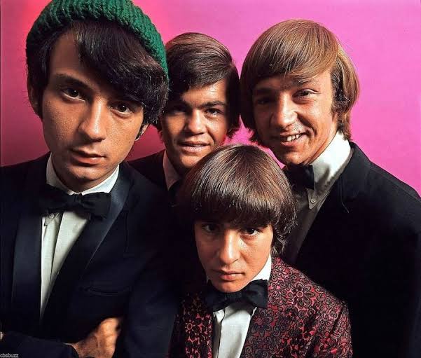 60sPsychJukebox's tweet photo. September 12th 1966 - #TheMonkees television show premieres on #NBC. Producers Bert Schneider and Bob Rafelson decided to emulate the zany, madcap humor of the #Beatles' A Hard Day's Night for the small screen. When they placed an ad in Variety for four #Folk and #Rock musicians to appear in a TV series, over four hundred applied for the job, including Stephen Stills, John Sebastian, Harry Nilsson and Danny Hutton (later of Three Dog Night), but as it turned out, only one of the four winners, guitarist and songwriter Michael Nesmith, actually saw the ad.