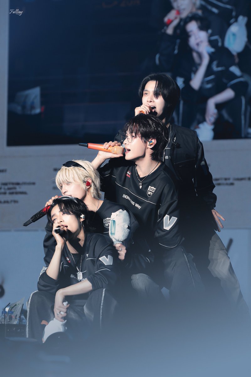 Falling_MianYin's tweet photo. 260912 Born this way in SEOUL Day1

#WayV_BORNTHISWay_CONCERT
#WayV_BORNTHISWay_inSEOUL 
#WayV #威神V https://t.co/dKAhmblTh0
