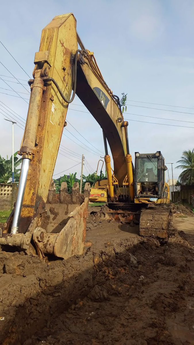 NsaEkeng2's tweet photo. The Cross River State Government has commenced intervention works on Hart Street in Calabar South, following an on-the-spot assessment of the area by His Excellency, Governor Bassey Edet Otu, about eight weeks ago. https://t.co/GW7Po92ssA