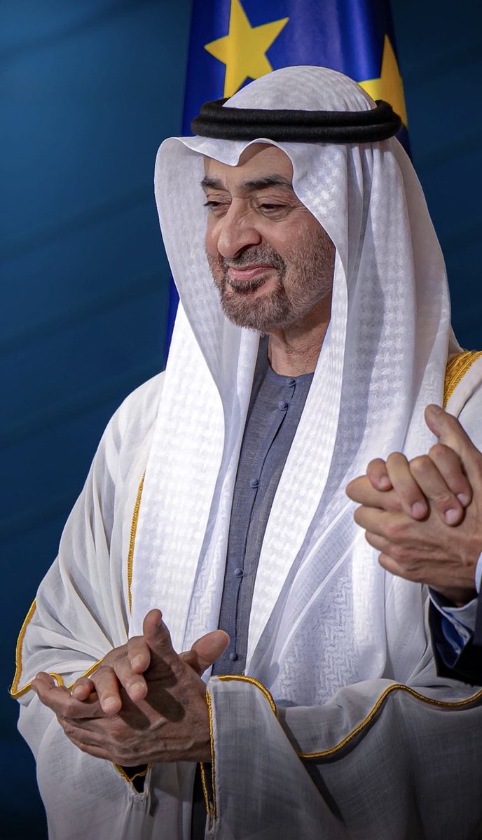 KhalifaUae91's tweet photo. جعل السعادة دوم في وسط قلبك
وجعل الإبتسامة ما تفارق محياك💛
#بوخالد #محمد_بن_زايد_آل_نهيان https://t.co/TFdYnVQX7r