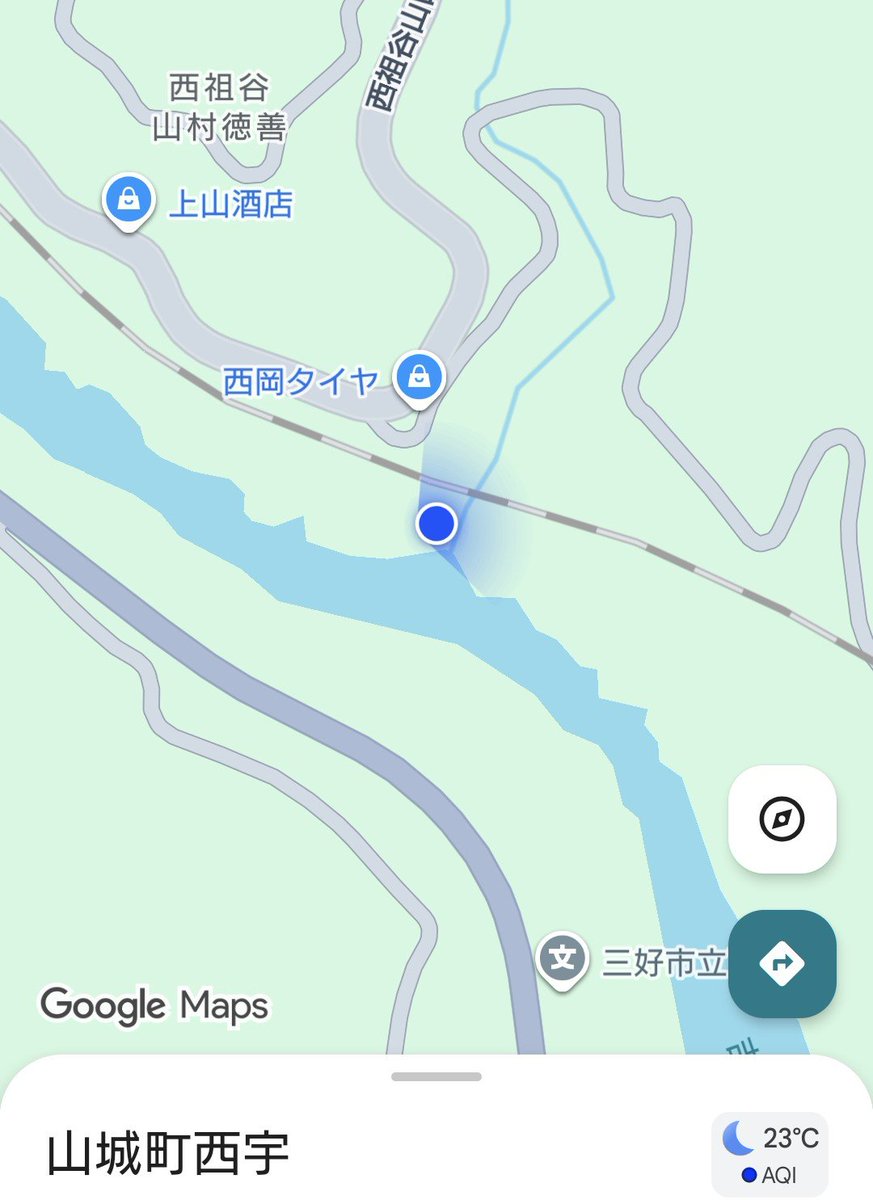rirakuiku's tweet photo. 南風27号(最終)で帰高中の23:19頃、動物と接触してどこかトンネル直前で緊急停止💦　車体点検して約10分後に無事発車。確かにガタンッと軽い衝撃があった…猪？鹿？　Googleマップ、少しズレちゅう。 https://t.co/RdeqlAJ0li