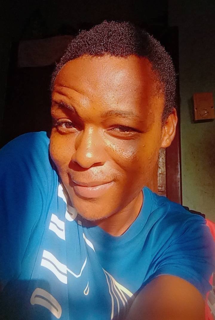 DnasArmyyy's tweet photo. This is hatecrave aka donda who some of you just love to hype up and give a plattform too….! https://t.co/R890kDdpvd