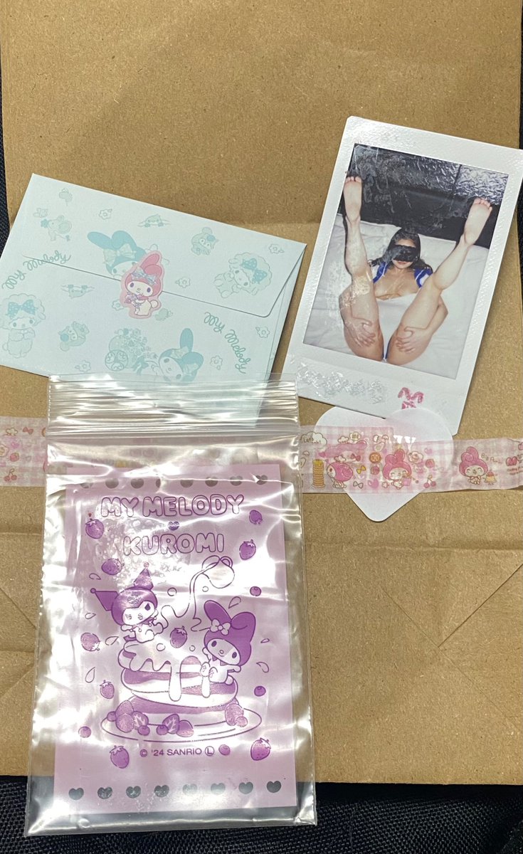 bb73a1's tweet photo. @reginaeee520 Yeah, 收到禮物🎁啦，謝謝 😍😘 https://t.co/hDRhdY7bbO
