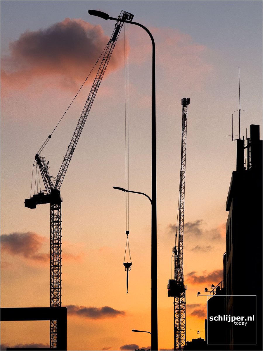 schlijperisrael's tweet photo. Tel Aviv, La Guardia Junction
10/09/2026, 18:41 #sunsetTLV #constructionTLV https://t.co/Dx9bAtSQyn