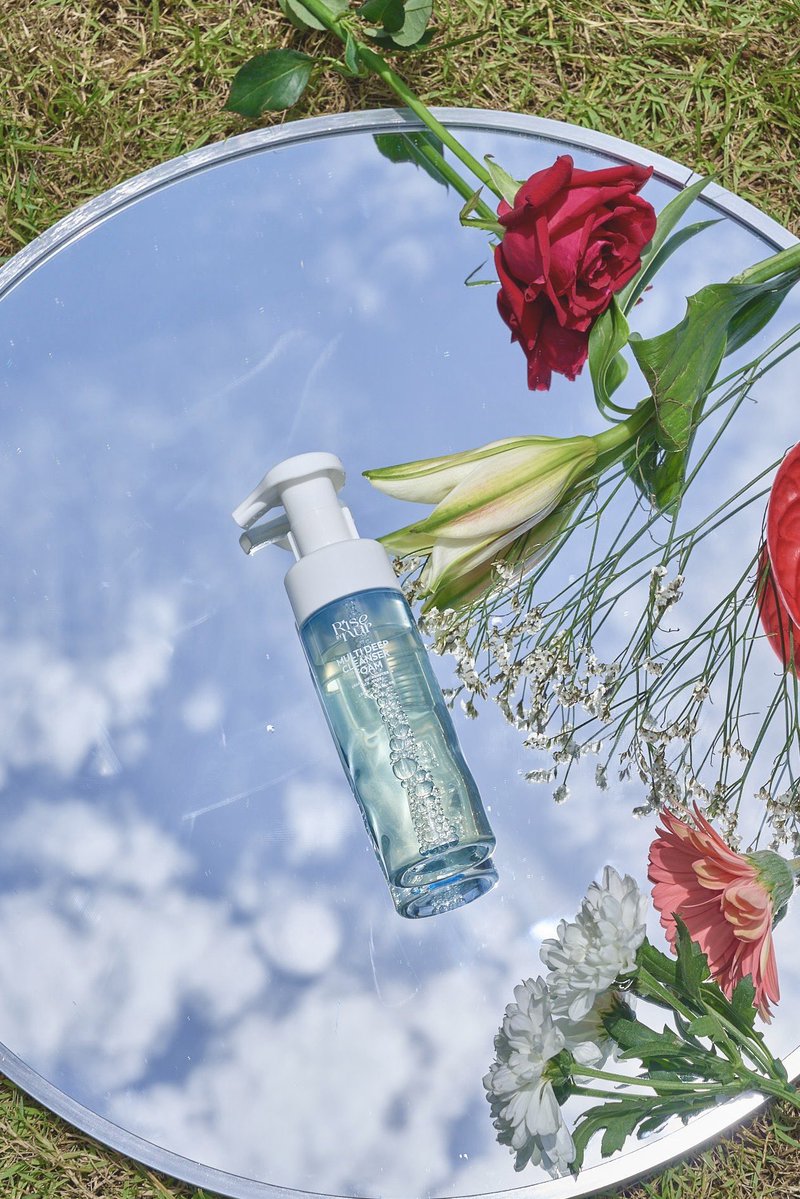 oat_psk's tweet photo. A NEW CLEAN BEGINS. 🫧✨ @risebynur 

Meet our new presenters, BoatOat,
for Risebynur Multi Facial Foam Cleanser

เพราะผิวที่ดูดี เริ่มต้นจากการทำความสะอาดที่ดี
พร้อมเริ่มต้นทุกวันไปด้วยกัน 🤍

Clean. Fresh. Glow.
Together with Risebynur.✨

#Risebynur #BoatOat #OatPasakorn #Boatyongyut