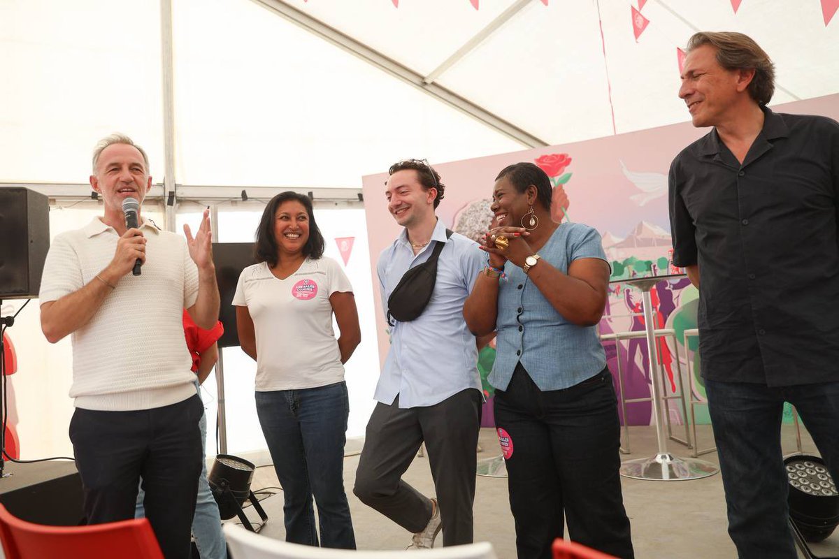 partisocialiste's tweet photo. À la Fête de l’Huma, nos parlementaires, élu•es et SN alertent sur l’état de la France de Macron et la montée de l’extrême droite. 

L’alternative est ici, avec la primaire #Choisir2027 : https://t.co/6XdJRzwgDt

@egregoire @Alexane_Riou @CorinneNara @JeromeGuedj @DieynabaDiopAN @RemiBoussemart @ChloeRidel