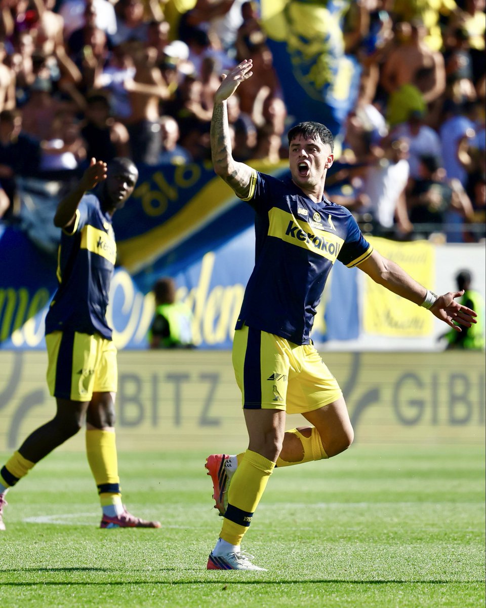 Modena_FC_1912's tweet photo. 🟡🔵🪄 #SudMod 1-1 | 𝗔𝗠𝗕𝗥𝗢𝗦𝗜𝗡𝗢‼️

#DaiGialli https://t.co/Frgv4KIvvw