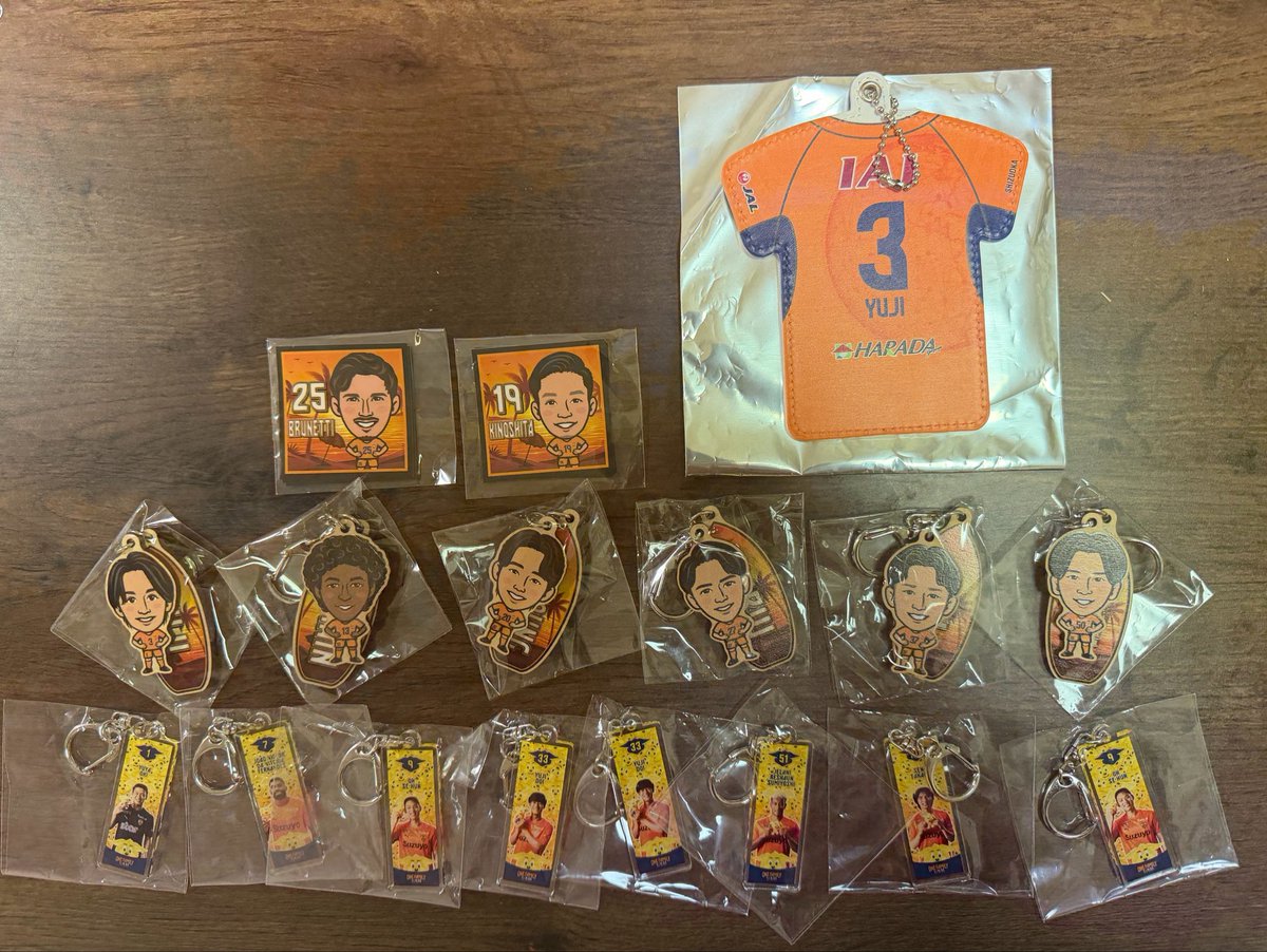 myson_97's tweet photo. 【#清水ガチャ交換】

⭐︎友人代理

（譲）
写真の物

（求）
⭐︎ステッカーとパスケース《買取》
⭐︎summer ver.ストラップ 《16>買取》
⭐︎パルちゃんストラップ《16>買取》

16のストラップ買取させていただける方、いらっしゃいましたらお声掛けくださると嬉しいです🥲🙏 https://t.co/HDs6WrWSGh