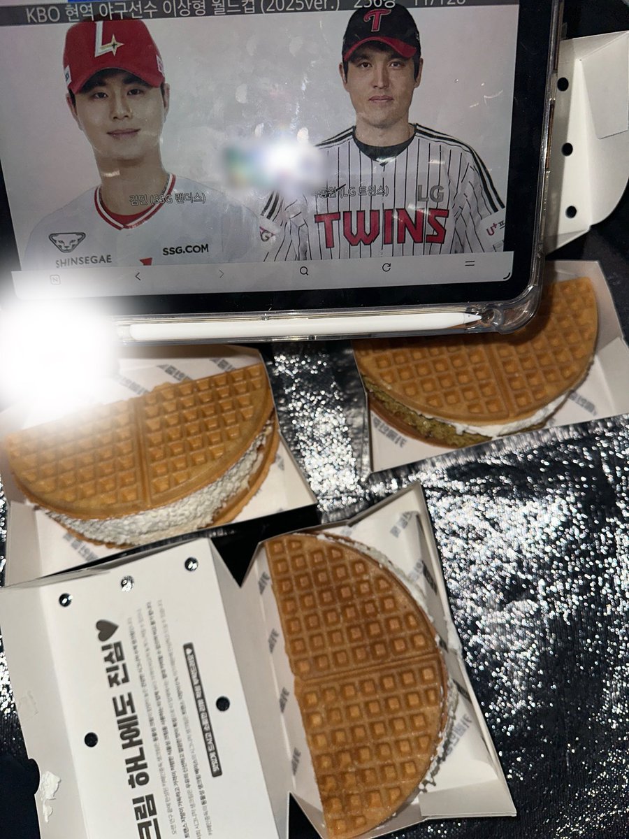 7HLFoOl's tweet photo. 더 늦기 전에 한강 가서 생새우회 ㄱㄱ https://t.co/4z04Xt6Y8P
