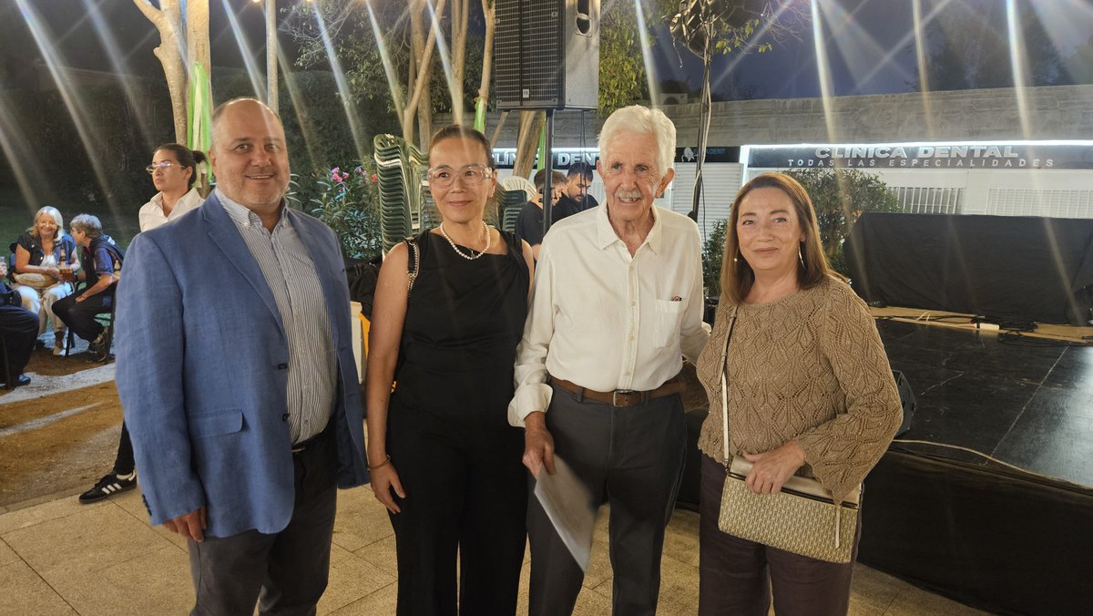 vox_sanse's tweet photo. ¡Pregón de las Fiestas Patronales de Nuestra Señora de Fuente del Fresno 2026! 🎊 A cargo de D. Gregorio de Haro, vecino de la urbanización desde hace más de 45 años.
Muchísimas gracias por la invitación y por el cariño con el que siempre nos recibís. https://t.co/LjhSTMJkg3